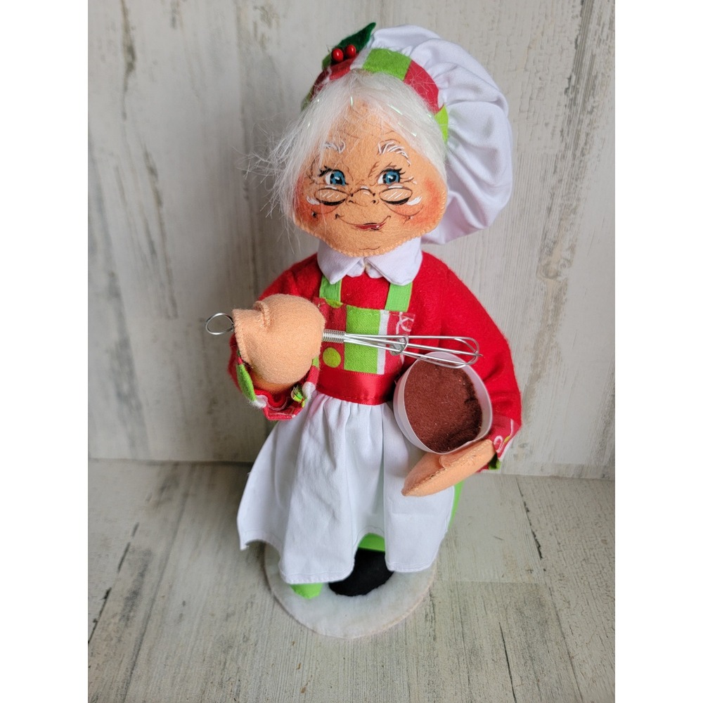 Annalee Mrs Claus chef baking whisk Xmas home decor plush doll Santa